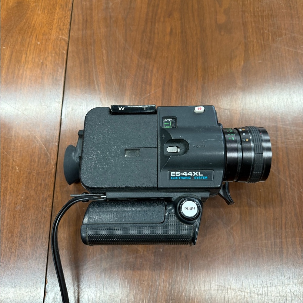 ES-64XL Electronic System Camera - Classic Black